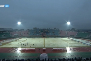 冰天雪地！延邊龍鼎主場(chǎng)積雪嚴(yán)重，草坪都被染成了白色