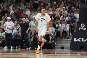 凱爾登：我得成為帶來(lái)能量的球員 擅長(zhǎng)搶前場(chǎng)板是項(xiàng)很好的技能