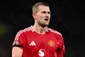 愛(ài)來(lái)自拜仁！特爾為熱刺扳平，德里赫特95分鐘為曼聯(lián)絕平比分