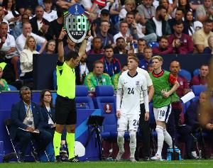 太陽(yáng)報(bào)談?dòng)⒏裉m大名單：帕爾默因傷缺席大名單 亨德森入選引爭(zhēng)議