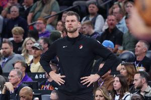 媒體人：熱火的小陣容堅(jiān)決程度和團(tuán)隊(duì)性 比開拓者更勝一籌