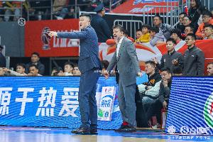 廣東男籃不挑對(duì)手！杜鋒：沒算小分 對(duì)誰都全力以赴