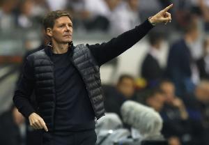 大將缺陣，水晶宮主帥：格伊腳部受傷，過(guò)去幾天都拄著拐杖