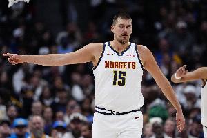 又要三雙！約基奇半場7中5高效拿到16分10板7助 5失誤