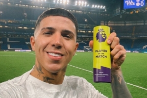 4次長傳全部成功！恩佐當(dāng)選切爾西vs狼隊英超官方全場最佳球員