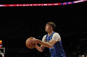 成為常態(tài)？弗拉格半場(chǎng)5中2僅拿4分4板1助 正負(fù)值-8