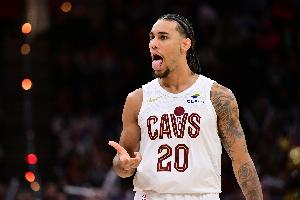 攻防都有貢獻(xiàn)！泰森10中6拿到17分7板3助2斷2帽