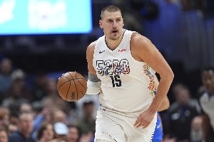 約基奇能破紀(jì)錄？盤(pán)點(diǎn)單季三雙榜前20：詹登東在列 威少42次居首