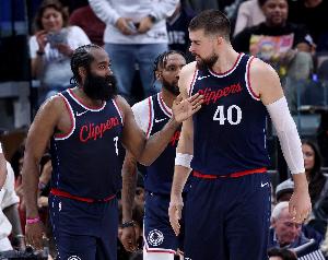 小卡缺陣！快船今日首發(fā)：哈登、比爾、鄧恩、瓊斯、祖巴茨