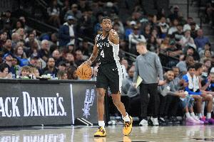 米奇-約翰遜談?？怂梗簱碛羞@樣一位經(jīng)驗(yàn)豐富的球員是件幸事