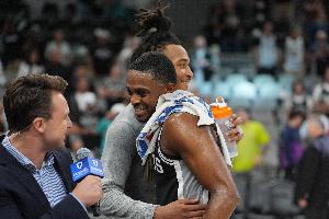 張佳瑋：?？怂箯统鲴R刺贏球完美的一天 文班可以不那么在意得分