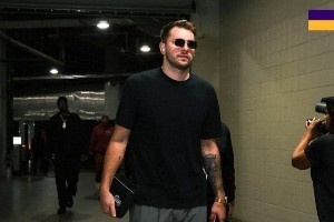 湖人眾將入場穿搭：東契奇小墨鏡一戴 艾頓全黑造型