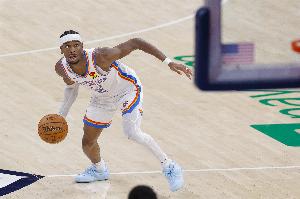 比鐵？半場(chǎng)亞歷山大14投5中拿13分5板 莫蘭特9中2得6分6助