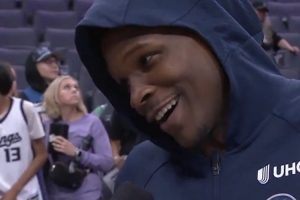 贈(zèng)送球迷球衣！華子：當(dāng)年雷霆KD來(lái)我家鄉(xiāng)比賽 我也曾想要他球衣