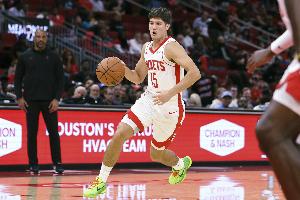 這效率！謝潑德近3戰(zhàn)場均14.7分 命中率63.0%三分命中率58.8%