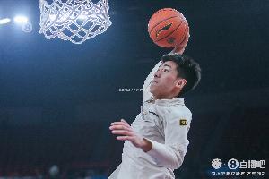 炸裂輸出！劉金雨21投14中&三分11投7中爆砍41分7助4斷