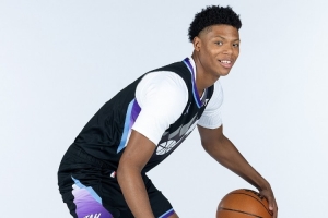 手感一般但挺全面！5號(hào)秀貝利首次先發(fā) 9中4砍下10分7板2助3斷