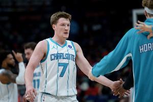 這新秀啥都會??！4號秀克尼佩爾戰(zhàn)湖人上半場砍下13+6+5