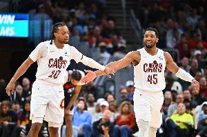 輪著來？加蘭返回更衣室 米切爾此前剛回好在無礙