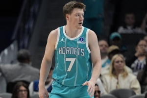 這新秀行！克尼佩爾生涯前10戰(zhàn)合計至少150分30三分 NBA歷史首人