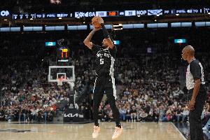 卡斯?fàn)枺壕謩莶徽純?yōu)還能逆轉(zhuǎn)比賽 這更有趣也有成就感