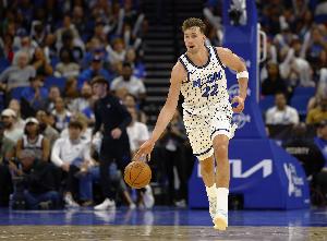 打得不錯！小瓦格納半場3投2中&罰球6中6 得到10分5板3助1帽