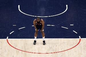 湖媒：湖人8勝3負 勇士6勝5負&快船3勝7負 今晚能睡個好覺了