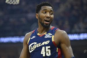 差了一點！多諾萬·米切爾三分絕殺失手 騎士熱火進(jìn)入加時