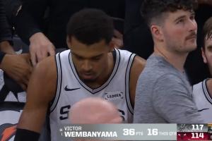 厲害炸了！文班連續(xù)兩記三分 馬刺反超公牛三分！