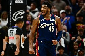 小球紀(jì)元！騎士連續(xù)98場飚進(jìn)10+三分 超越18-20火箭登頂歷史第1位