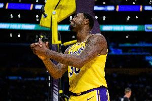 太香了！斯瑪特過去4場比賽合計送出13次搶斷 場均3.3次