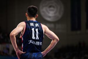 還有油！老將周鵬17分鐘8中3拿到7分5板2助1斷