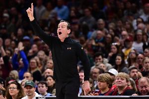 看得生氣！阿特金森暴怒沖進(jìn)場連吃兩T遭驅(qū)逐