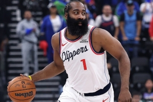 并非世界末日？23-24賽季快船開季前十場(chǎng)也是3勝7負(fù) 最終51勝31負(fù)