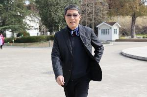 韓鵬：徐根寶指導(dǎo)80多歲高齡還在工作一線，這非常讓人感動(dòng)