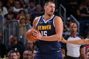 強到?jīng)]朋友！約基奇19投16中砍下35分15板7助2斷