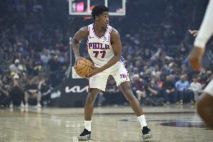 納斯：我超級(jí)信任埃奇庫(kù)姆 所以第四節(jié)我把他留在場(chǎng)上學(xué)習(xí)