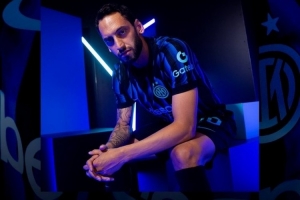 4場4球！恰爾汗奧盧當(dāng)選國米10月最佳球員