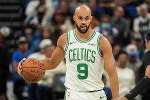 功虧一簣！德里克-懷特超遠(yuǎn)三分絕殺失手&科塔補(bǔ)籃也丟 綠軍落敗