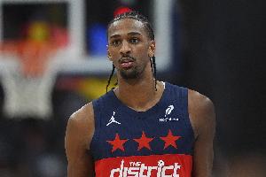 盡力局！薩爾15中10&三分3中2砍25分11籃板&其中4前場(chǎng)板 另有4助