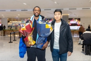 歡迎泰隆·華萊士！新疆伊力特男籃外援集結(jié)完畢