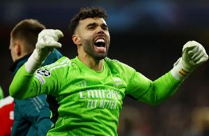 拉亞：亞馬爾與道曼屬于不同類型，他們踢球就像在學(xué)校操場玩耍