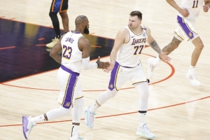 貝弗利：內(nèi)行人都以為東契奇被交易是玩笑 我以為是他換詹姆斯