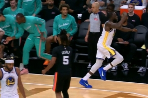 瓦塞爾三分飚中 追夢(mèng)飛撲賠上犯規(guī)&反應(yīng)激烈 科爾提出挑戰(zhàn)但失敗