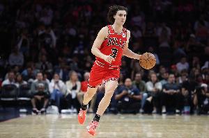 場均21.4分9.3助！公牛客戰(zhàn)活塞 吉迪因右腳踝扭傷連續(xù)第二場缺陣