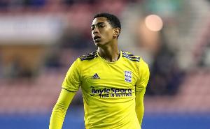 前隊友稱贊貝林厄姆：他曾穿襠隊友后被放倒，但他爬起來又做一次