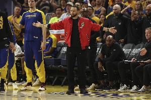 庫(kù)里與其品牌將成為“完全自由球員”！進(jìn)口鞋考慮一下？