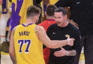 帕金斯：湖人是第二支被雷霆羞辱的球隊(duì) 勇士和他們打完心態(tài)崩了