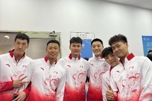 王睿澤曬多張全運(yùn)會(huì)奪金后合影：值得回憶一輩子的經(jīng)歷 感恩??