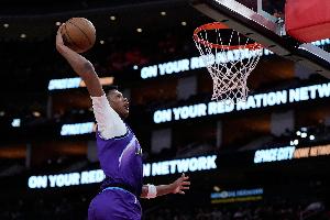 漸入佳境！5號(hào)秀貝利連續(xù)4場(chǎng)得分上雙 最近兩場(chǎng)都砍下20+